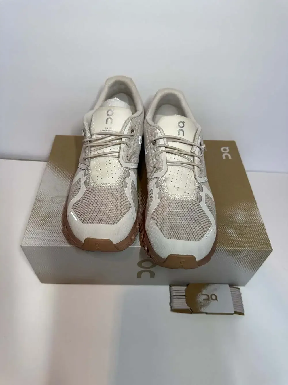 On Women's Cloud 6 Casual Shoes